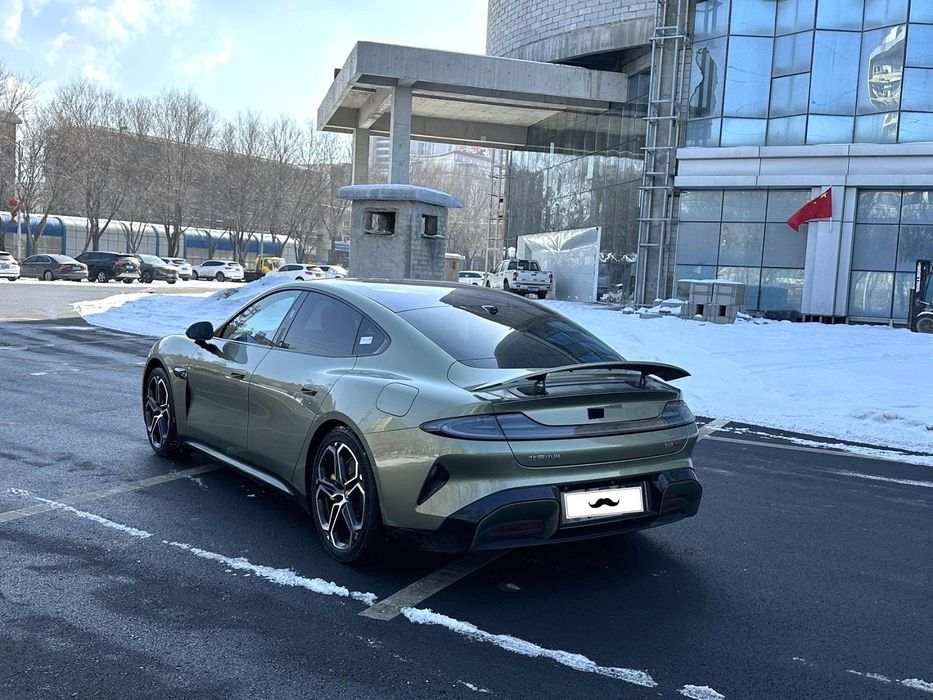 Элегантные б/у автомобили из Китая по низкой цене