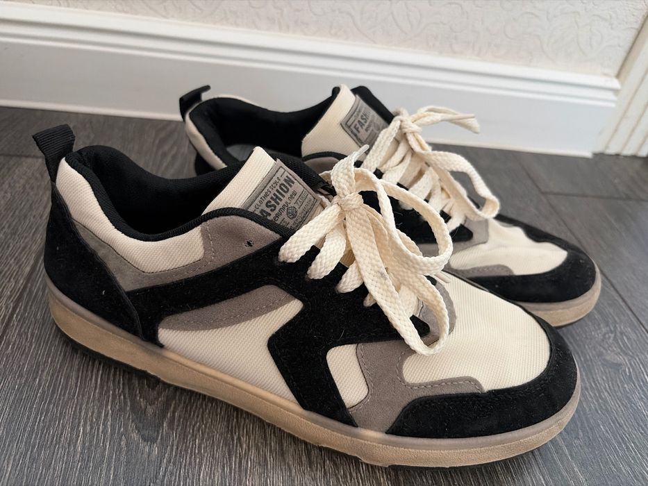 Продам Fashion оригинал кроссовки