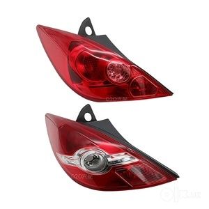 Nissan Tiida Xetchbek Stop fara Restayling