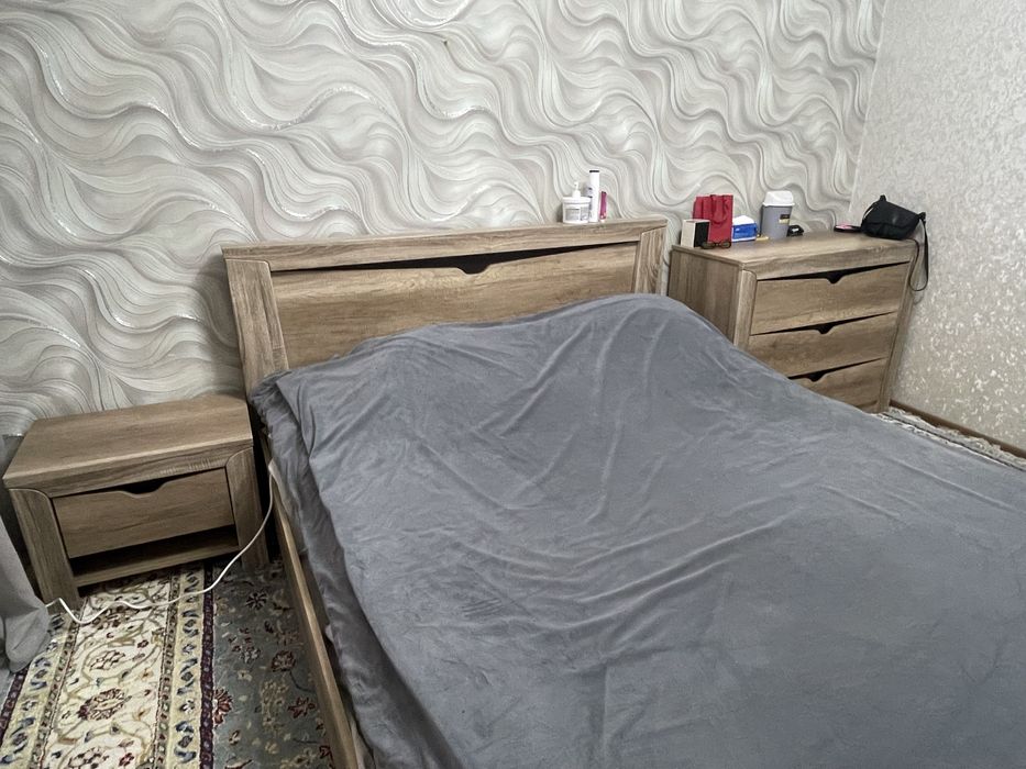 Продам гарнитур в отличном состоянии.