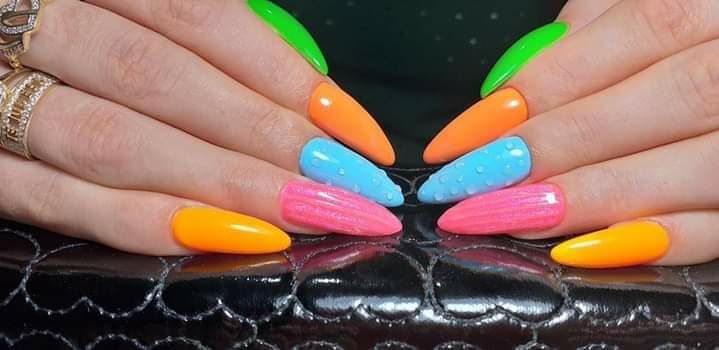 Unghii în gel și polygel.Manichiura și pedichiura  semipermanenta.Gene