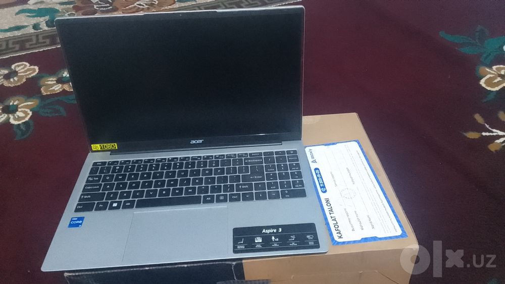 Aser Aspire 3 A325-53.Noutbook,16 ga 512 SSD.128mb videoadapter.
