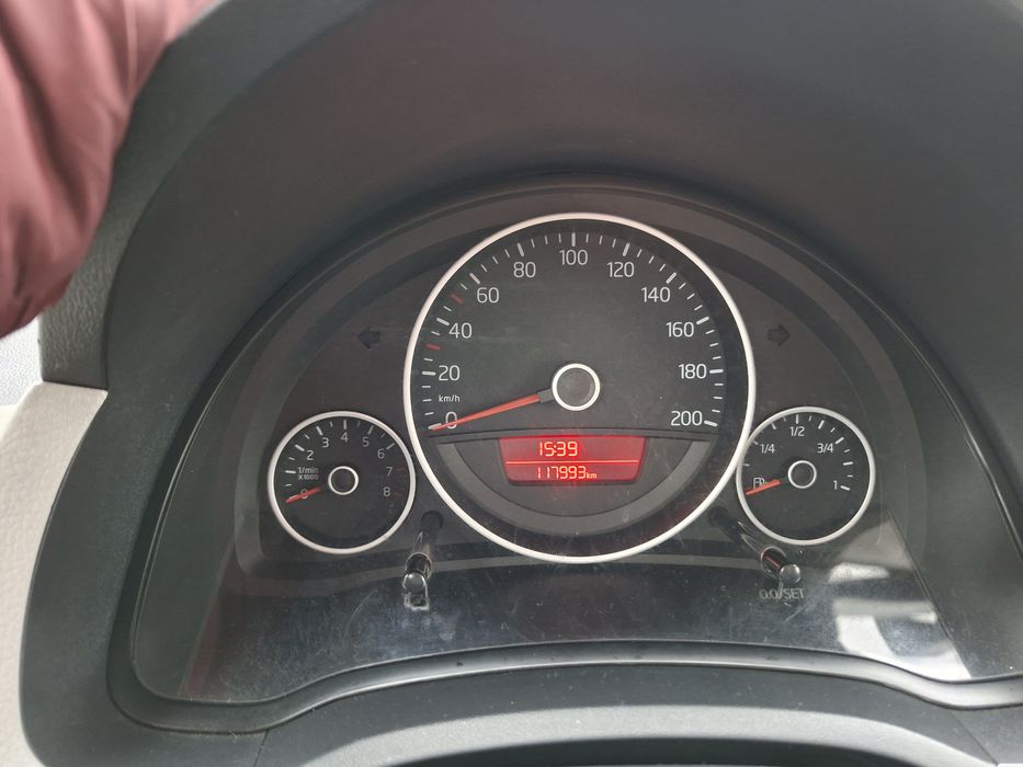 Volkswagen Up an 2013