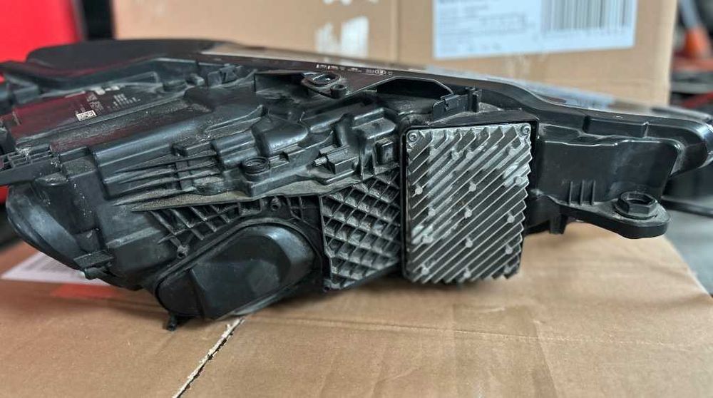 Far faruri stanga full led matrix Audi A7 4K 4K8 cod 4K8941035