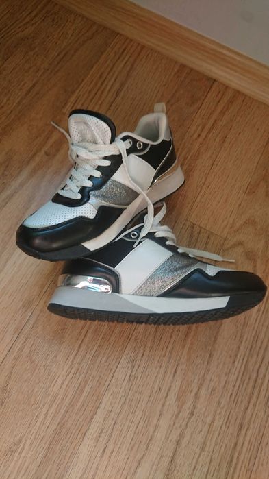 Дамски   обувки.