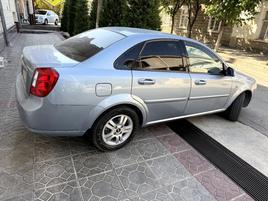 Chevrolet lacetti 2012