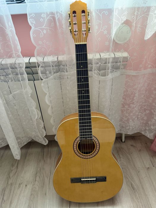 Продается гитара