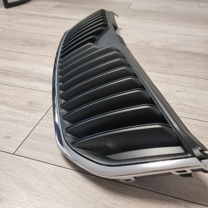 Grila cromata bara fata / radiator / capota Skoda Superb 2  2008-2013