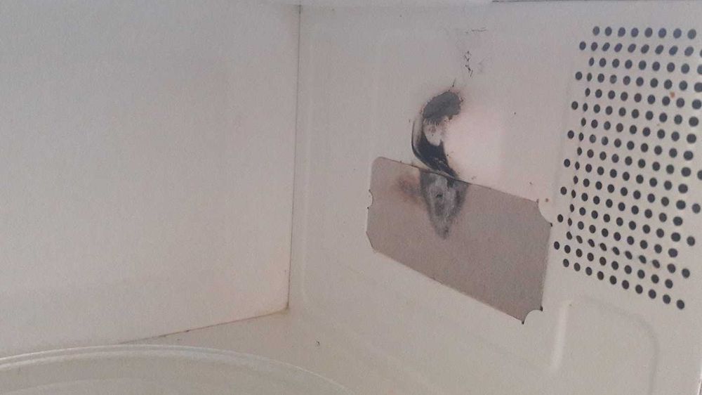 Продается микроволновка Ava