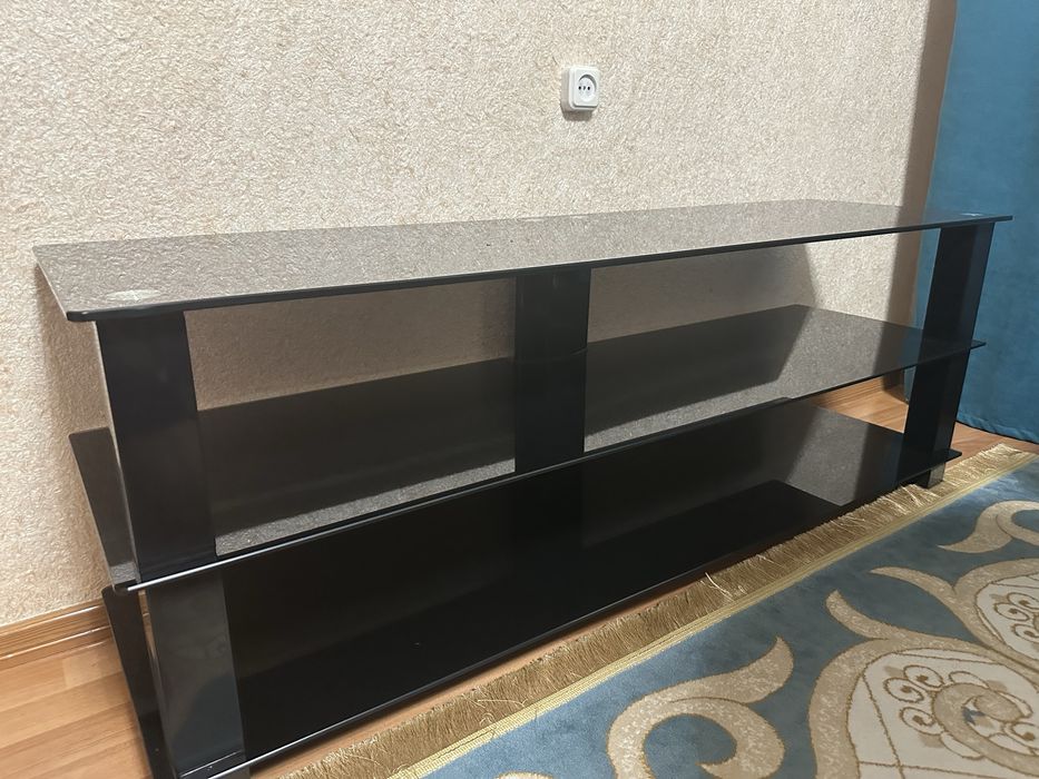 Стеклянная подставка для телевизора