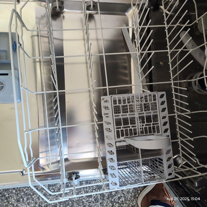 Съдомиялна машина Ariston Hotpoint 60см. и подарък!.