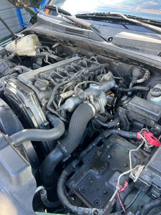 DEZMEMBREZ Piese Auto Kia Sorento Motor 2.5 CRDI Diesel Euro 3 4 Motor 2.5 Diesel cod D4CB cutie viteze manuala 5 trepte 4x4 cutie transfer Fata completa bara fata Capota far aripa portiera fata spate stanga dreapta haion oglinda