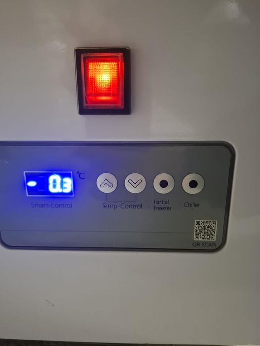 Lada frigirifica 150 cm lungime cu cosuri