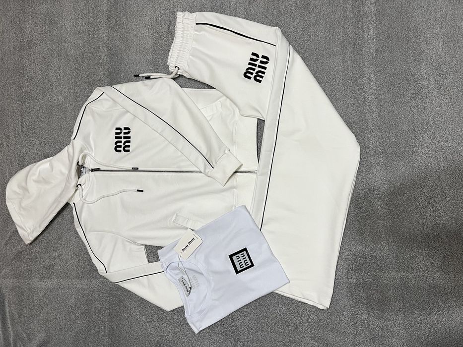 Trening de damă  3 piese cu pantalon evazat LV Miu