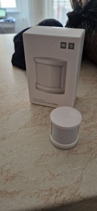 Hub Xiaomi si sensor prezenta