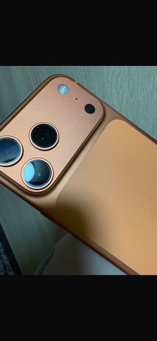 iPhone 17 pro Max orange