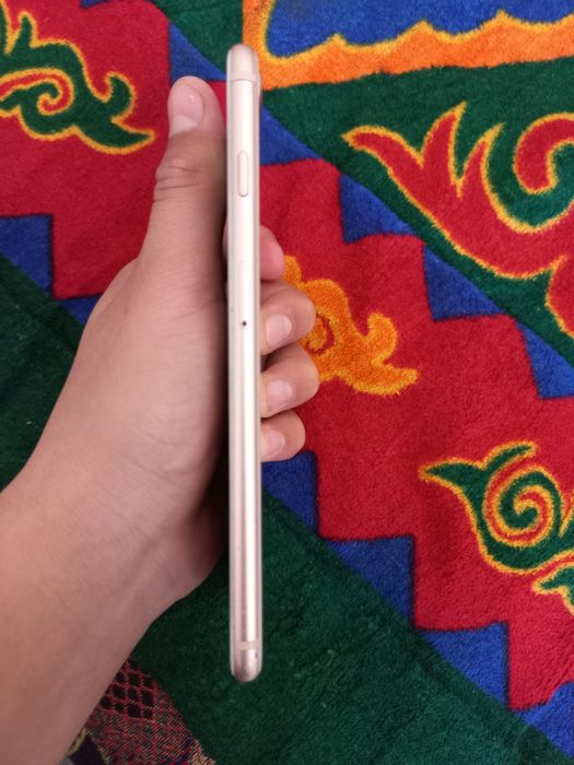 iPhone 8 plus в хорошем состоянии