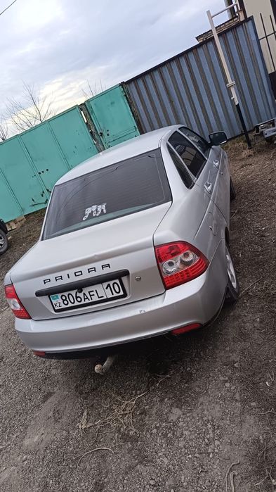Продаеться приора 2013 года