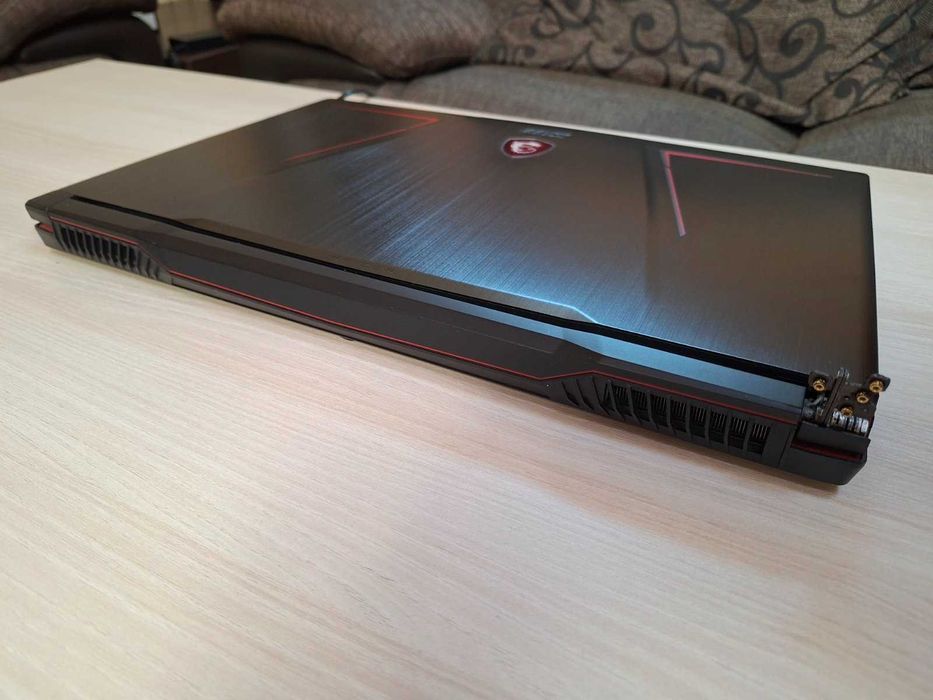 MSI GE73VR 7RE Raider 17" 120hz - 1060 8GB, i7-7700HQ, 16GB RAM, 1TB