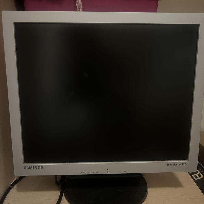 Монитор Samsung SyncMaster 172V