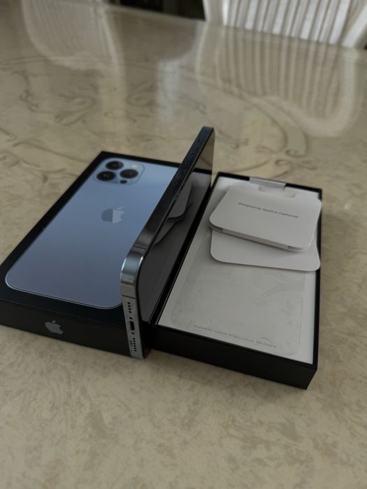 Мобильный телефон