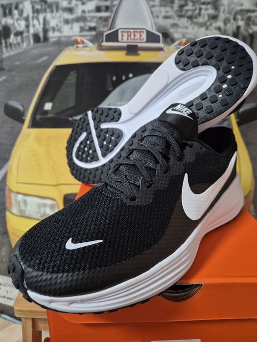 Обувки  Nike и Adidas