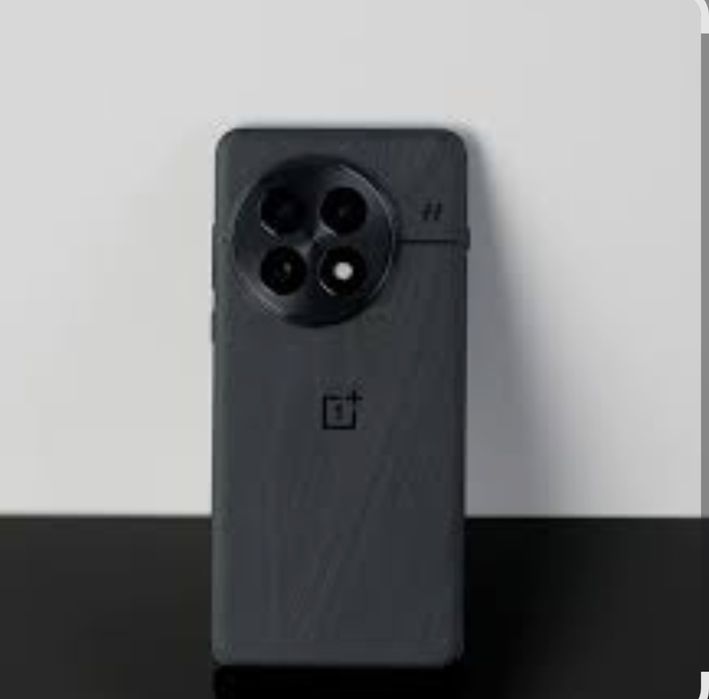 Oneplus ace 5.  12/256