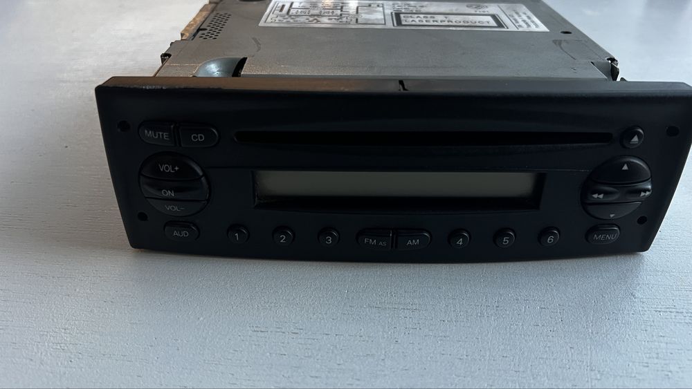 Оригинално CD радио Blaupunkt за Iveco Daily (За отключване