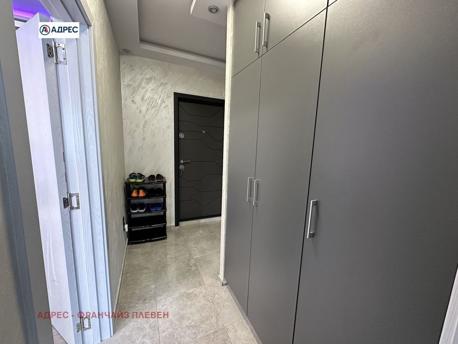 Продава се Тристаен апартамент в Плевен, Сторгозия - 63 кв.м за 2064 €/кв.м - Снимка #8