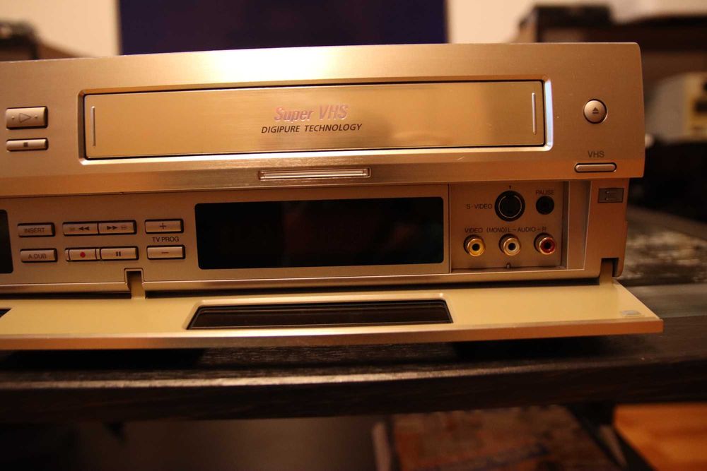 JVC HR-DVS1 видео рекордер SVHS и MiniDV