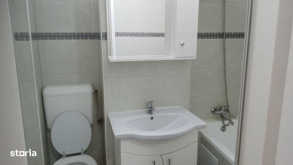 Inchiriez apartament