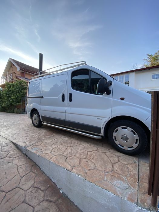 Vand sau schimb opel vivaro 2.0 TDCI 114 cv 6 viteze manuala