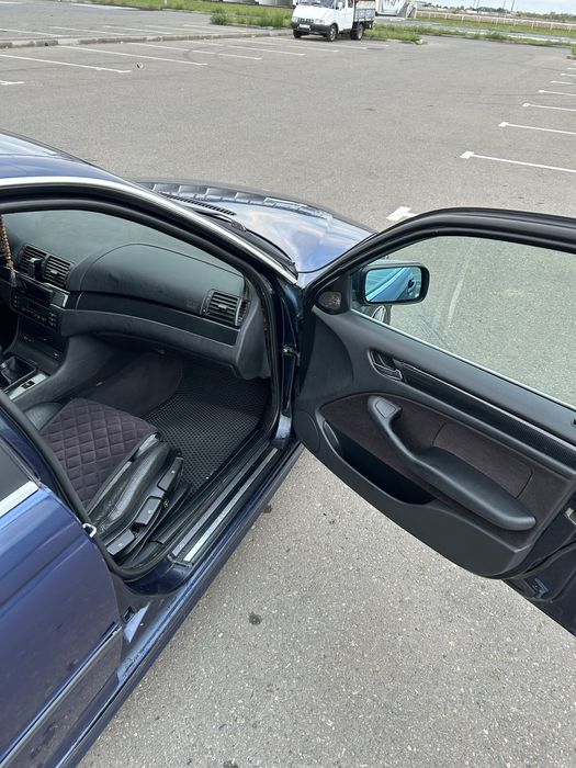 Продам BMW E46  2000 год