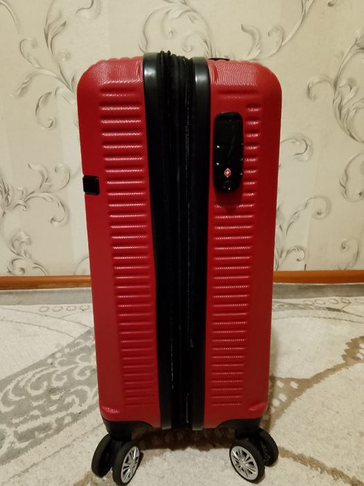 Продам чемодан б/у