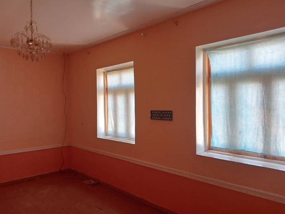 Ховли сотилади газ свет сув бор