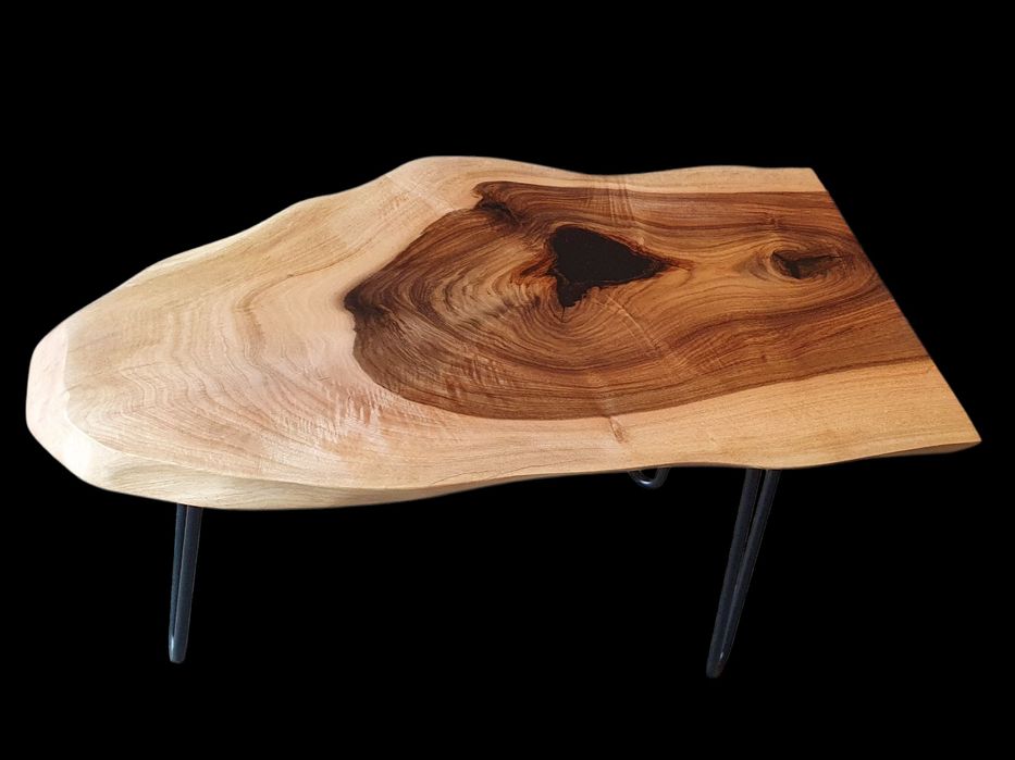 Масa за кафе. Масив орех с черна епоксидна смола.