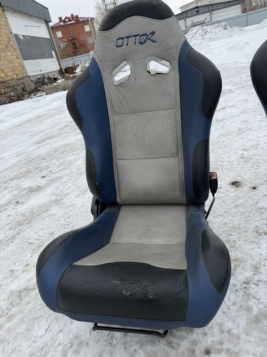 Сидения передние ковши