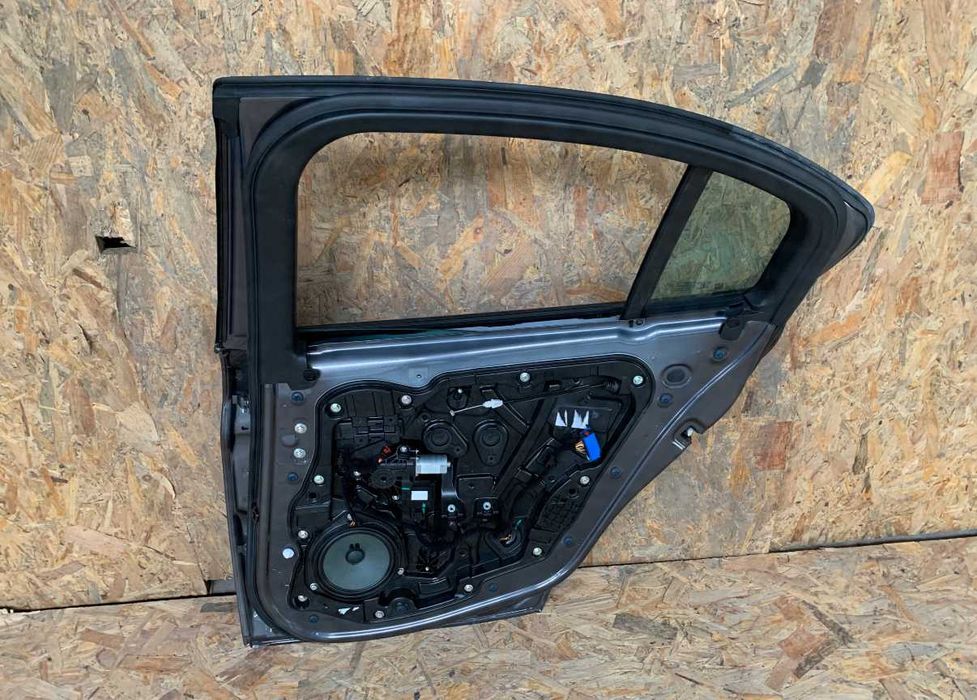 Врата уборудвана Alfa Romeo Giulia