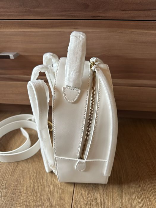 Оригинална Раница и колан Pinko в бял цвят