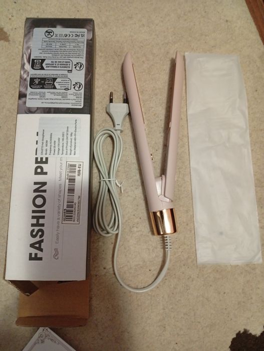 Placă de întins părul nouă