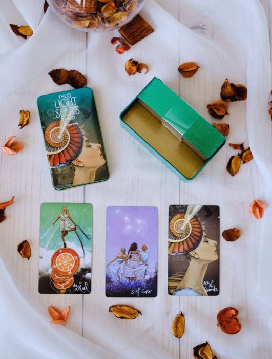 Карты МАК Таро Светлого Провидца Light Seer's Tarot в жестяном боксе