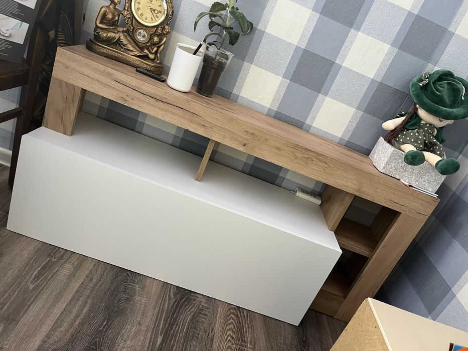 Тумба  под телевизор (новая)