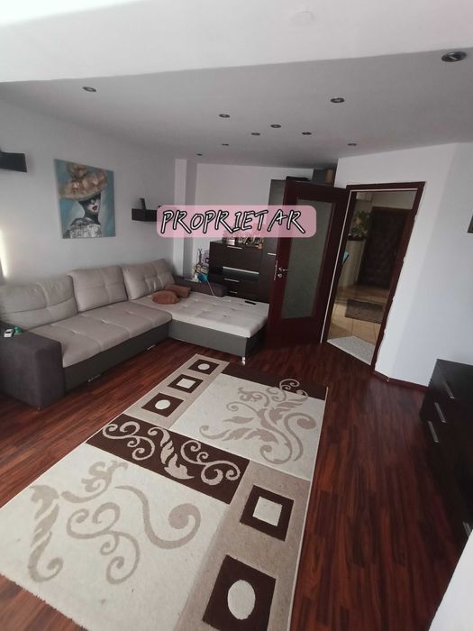 Vând apartament cu doua camere în zona Bucovinei.