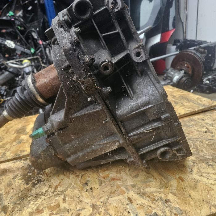 Скоростна кутия за Dacia Lodgy 1.6 бензин  JR5 398