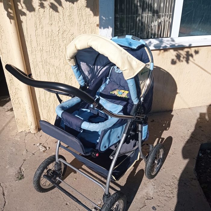 Продам коляску в хорошем состояние.