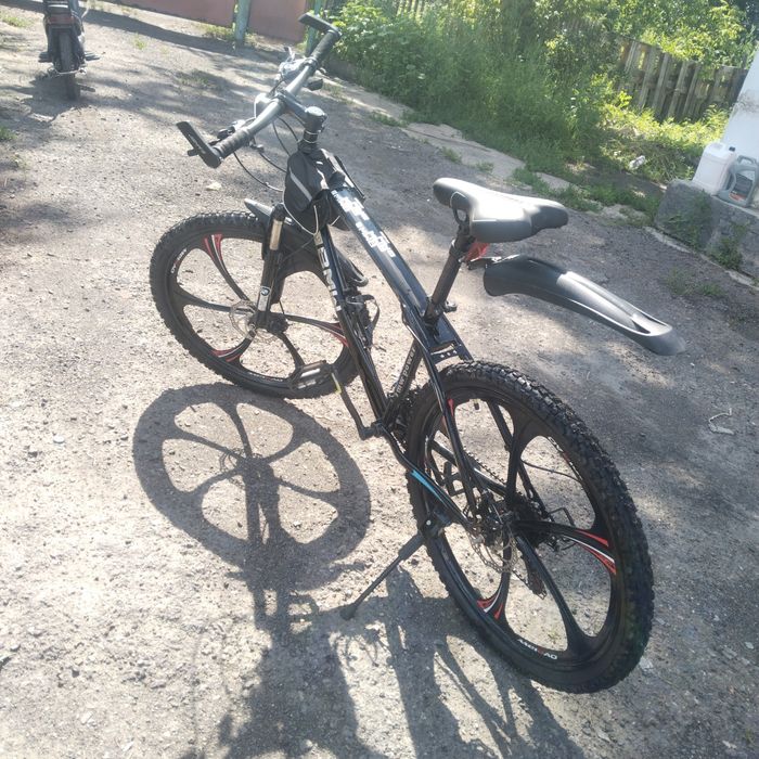 Велосипед БМВ в идеальном состоянии