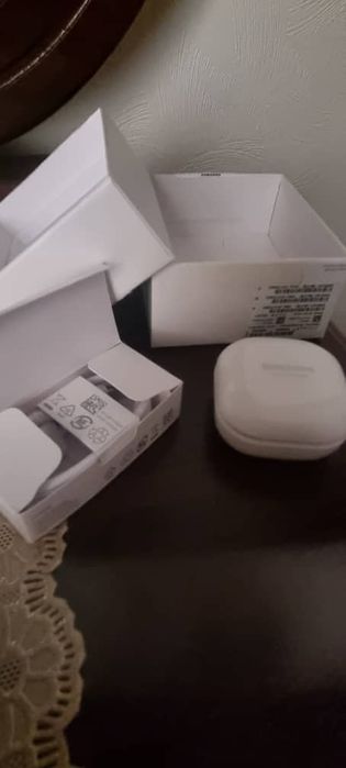 Беспроводной наушник самсунг галакси