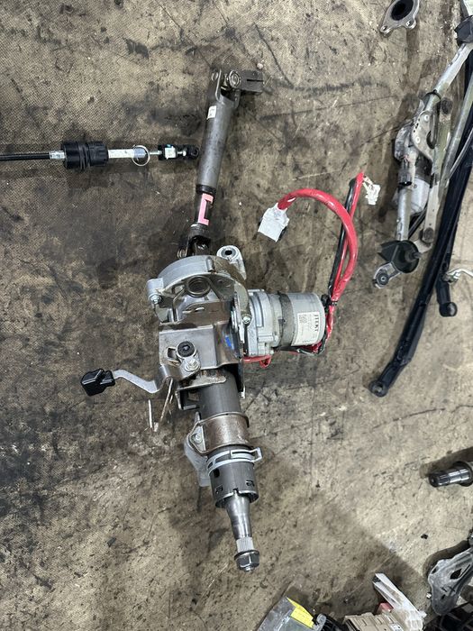 Електрическа кормилна колона за Тойота Авенсис Т27