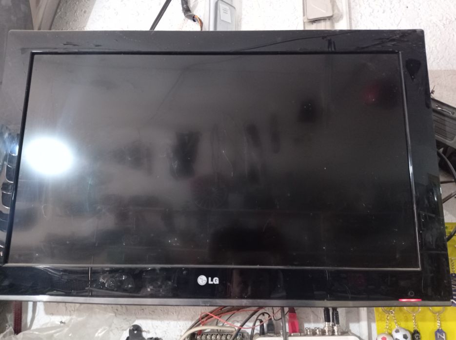 LG 82 телевизор сатылады