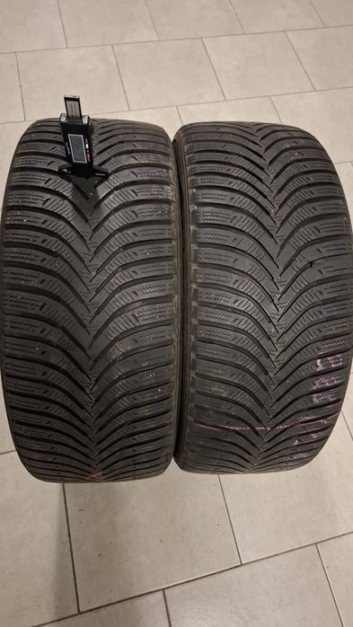 2бр зимни гуми Hankook 225 45 17